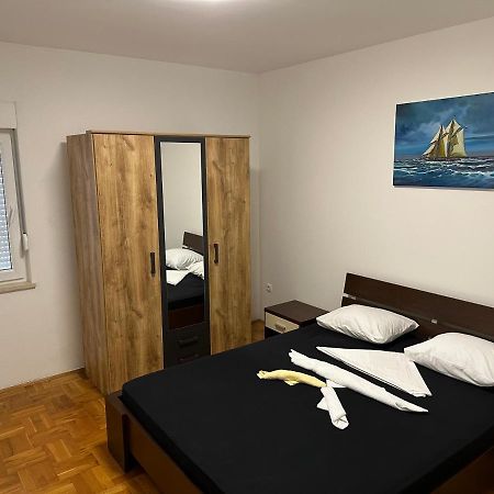 Apartman Aurora Apartment Kastel Novi Ngoại thất bức ảnh